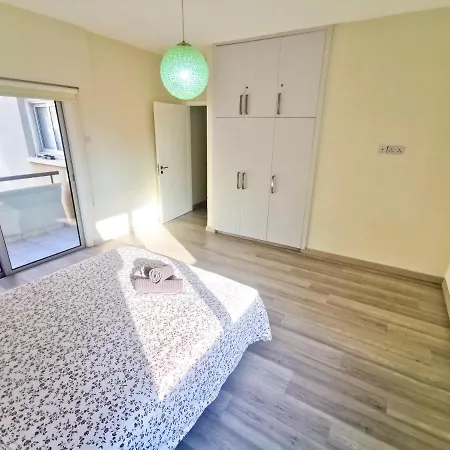 Beach-a-holic Apartment, 2 Min Distance From Marina Apartment *