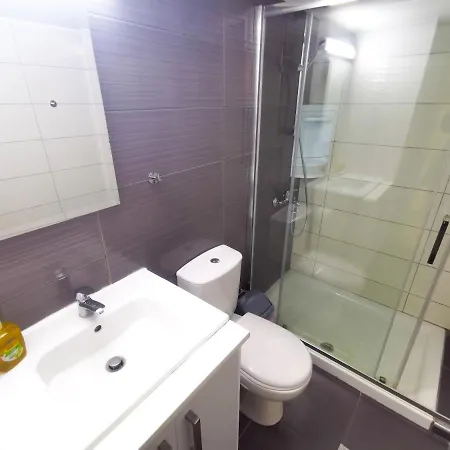 Apartment Beach-a-holic Apartment, 2 Min Distance From Marina Larnaca