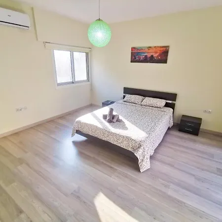 Beach-a-holic Apartment, 2 Min Distance From Marina Apartment *
